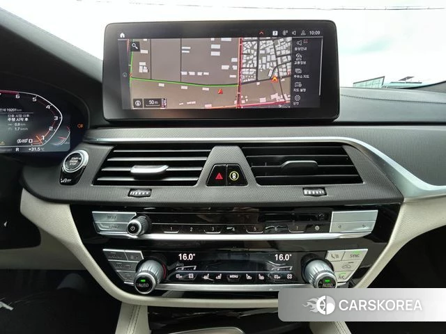 BMW 5 Series (G30) 2023 Черный из Кореи, фото 5