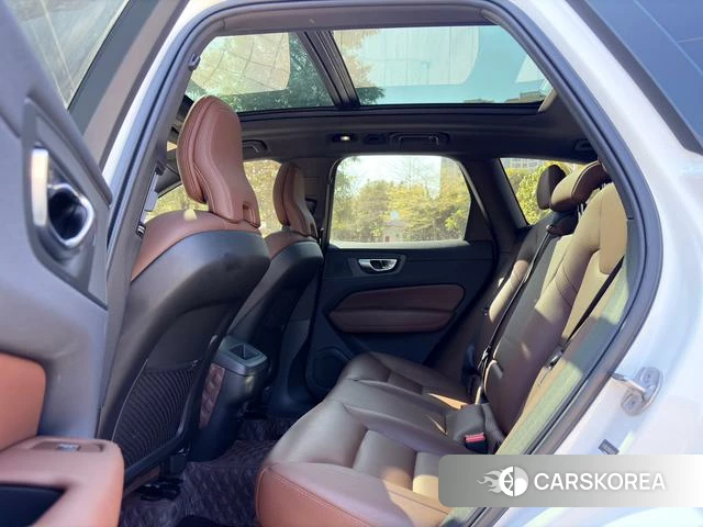 Volvo XC60 2023 Белый из Китая, фото 5
