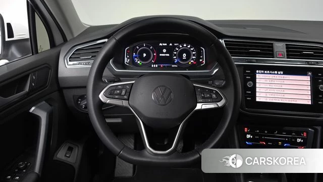 Volkswagen Tiguan second Generation 2022 Белый из Кореи, фото 5