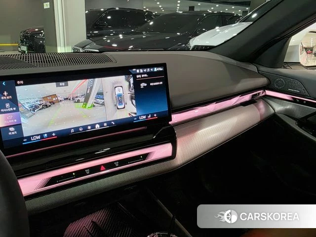 BMW 5 Series (G60) 2025 Белый из Кореи, фото 5