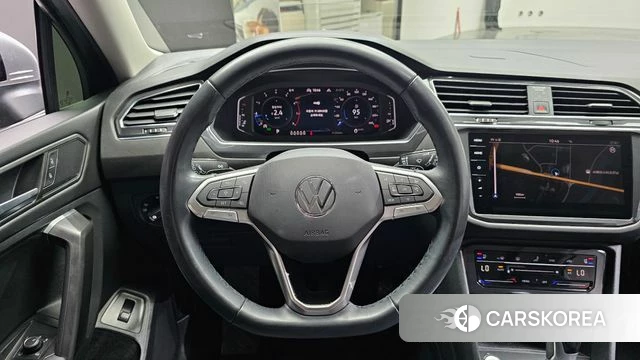 Volkswagen Tiguan Allspace 2023 Серый из Кореи, фото 5