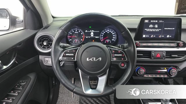 Kia The New K3 2nd generation 2023 Белый из Кореи, фото 5