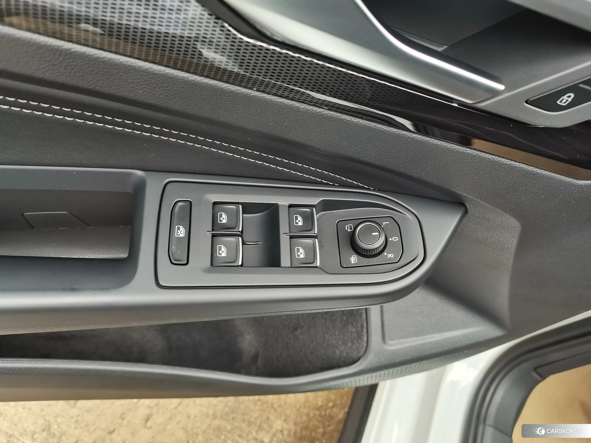 Volkswagen Golf 2022 Белый из Китая, фото 5