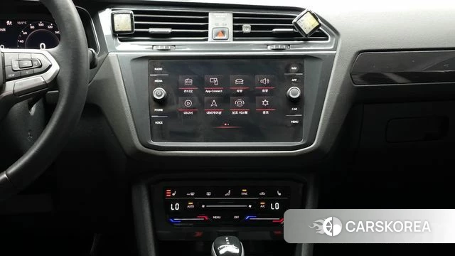 Volkswagen Tiguan second Generation 2022 Белый из Кореи, фото 5