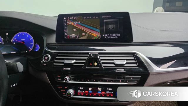 BMW 5 Series (G30) 2019 Белый из Кореи, фото 5