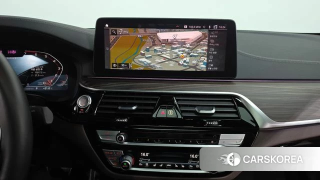 BMW 5 Series (G30) 2020 Белый из Кореи, фото 5