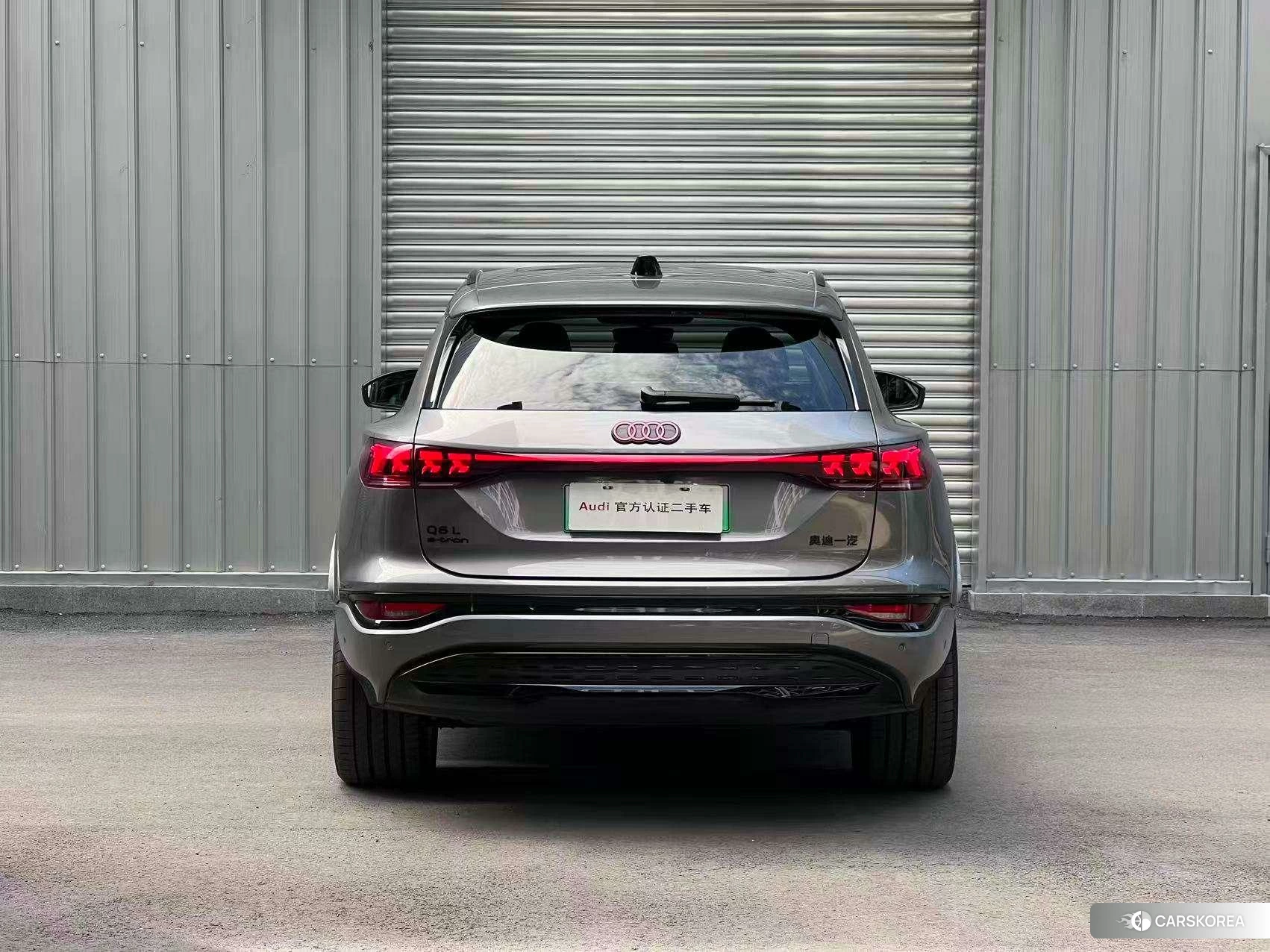 Audi Q6L e-tron 2025 Темно-серый из Китая, фото 5