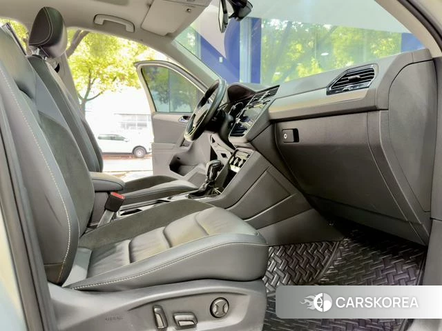 Volkswagen Tiguan L 2021 Шампань из Китая, фото 5