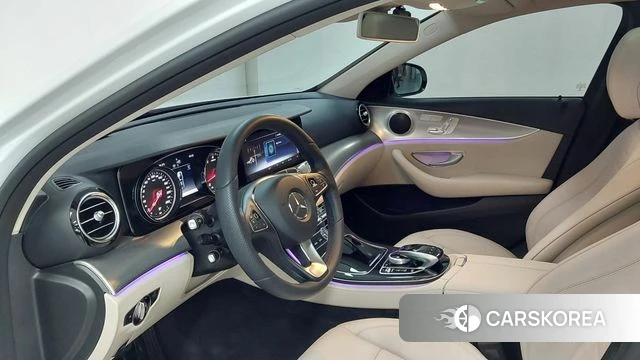 Mercedes-Benz E-Class W213 2018 Белый из Кореи, фото 5