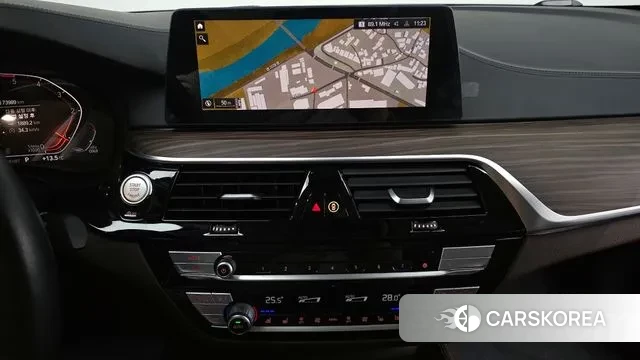 BMW 5 Series (G30) 2020 Синий из Кореи, фото 5