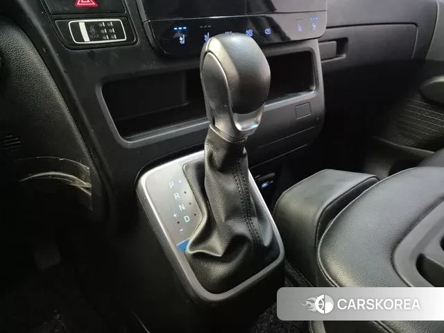 Hyundai Staria 2021 Белый из Кореи, фото 5