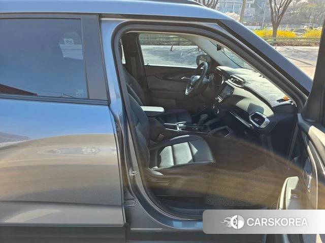 Chevrolet (GM Daewoo) Trailblazer 2021 Серебристо-серый из Кореи, фото 5