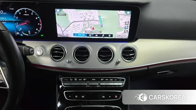 Mercedes-Benz E-Class W213 2021 Белый из Кореи, фото 5