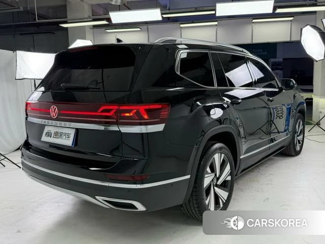 Volkswagen Tourang 2023 Черный из Китая, фото 5