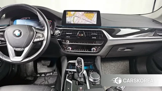 BMW 5 Series (G30) 2020 Белый из Кореи, фото 5