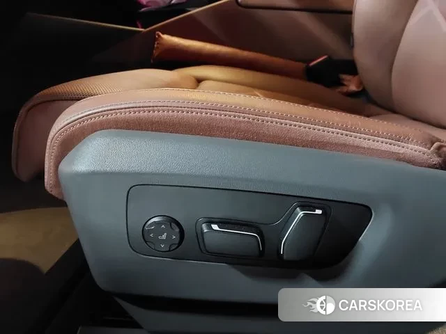 BMW 5 Series (G60) 2024 Серый из Кореи, фото 5