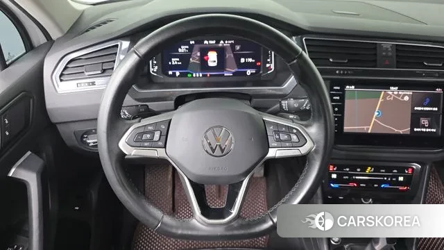 Volkswagen Tiguan second Generation 2023 Белый из Кореи, фото 5