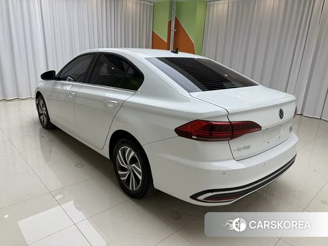 Volkswagen Bora 2022 Белый из Китая, фото 5