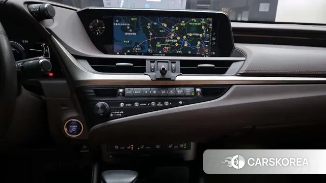 Lexus ES300h 7th generation 2020 Серебристо-серый из Кореи, фото 5