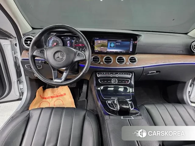 Mercedes-Benz E-Class W213 2018 Серебряный из Кореи, фото 5