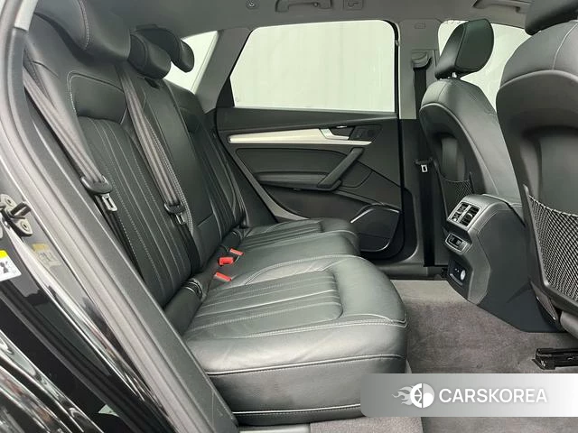 Audi Q5L 2021 Черный из Китая, фото 5