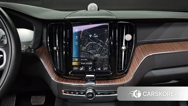 Volvo XC60 second Generation 2021 Белый из Кореи, фото 5