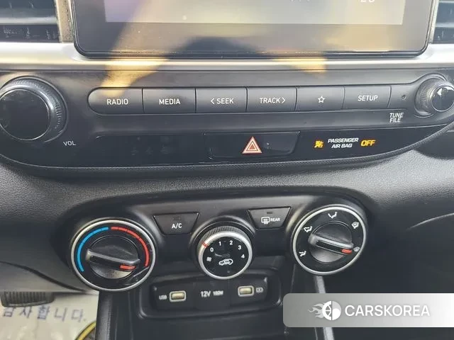 Hyundai Venue 2022 Белый из Кореи, фото 5