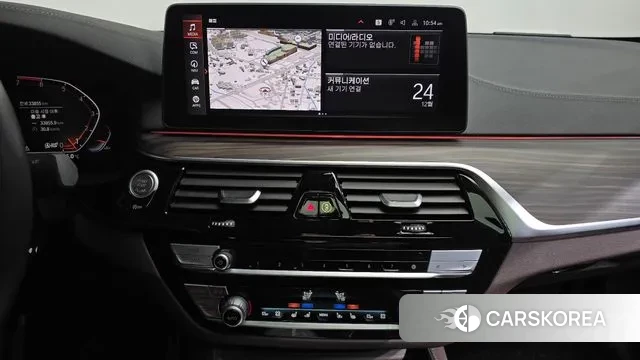 BMW 5 Series (G30) 2021 Белый из Кореи, фото 5