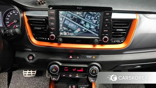 Kia Stonic 2018 Белый из Кореи, фото 5