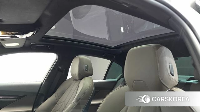 BMW 5 Series (G60) 2024 Белый из Кореи, фото 5