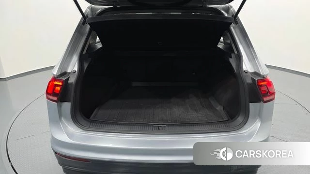 Volkswagen Tiguan second Generation 2018 Серебряный из Кореи, фото 5