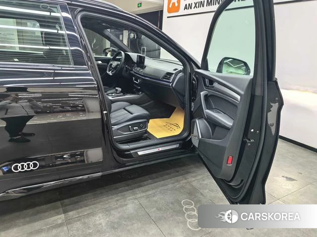 Audi Q5L 2025 Черный из Китая, фото 5