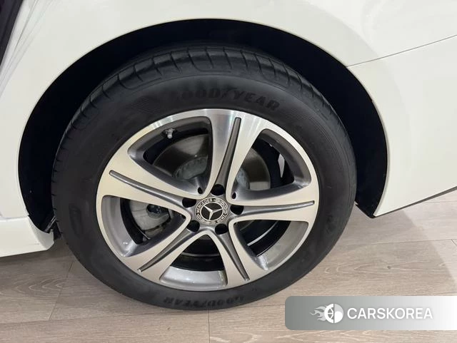 Mercedes-Benz Class C 2022 Белый из Китая, фото 5
