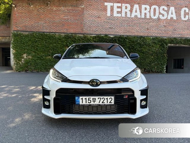 Toyota Yaris (Beats) 2021 Белый из Кореи, фото 5