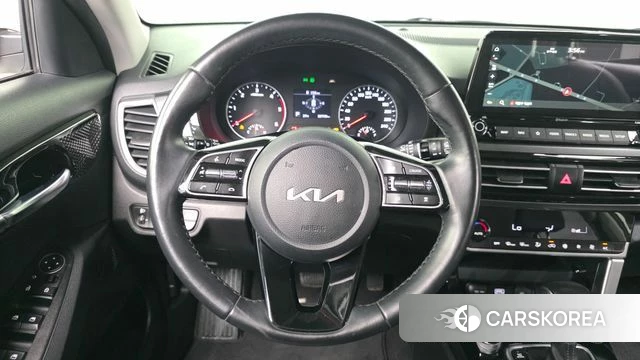 Kia Seltos 2022 Белый из Кореи, фото 5