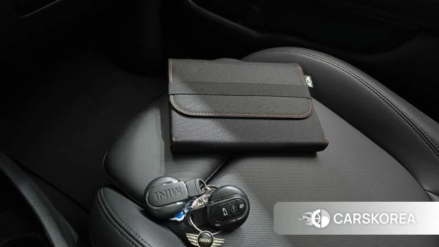 Mini Cooper Clubman 2019 Жемчужный цвет из Кореи, фото 5