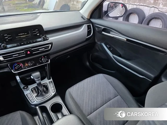 Kia Seltos 2021 Белый из Кореи, фото 5