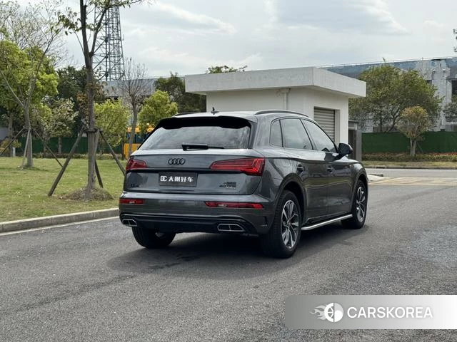 Audi Q5L 2023 Темно-серый из Китая, фото 5