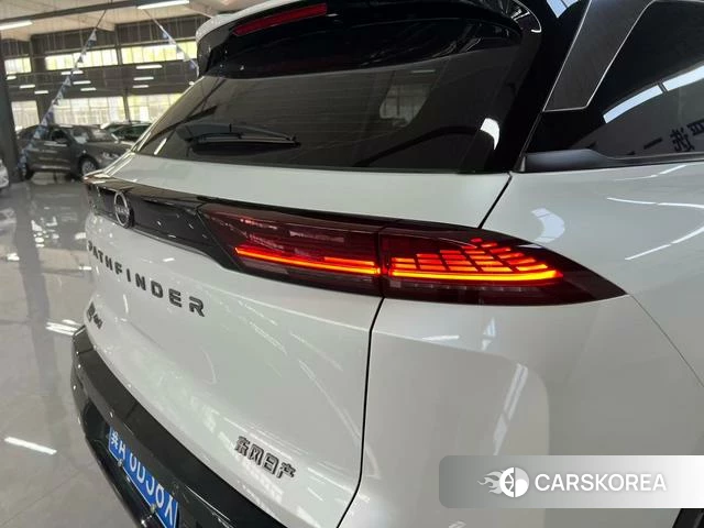 Nissan Exploring the land 2024 Белый из Китая, фото 5