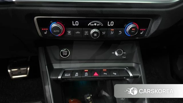Audi Q3 (F3) 2023 Белый из Кореи, фото 5