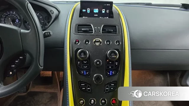 Aston Martin Vanquish S 2018 Белый из Кореи, фото 5