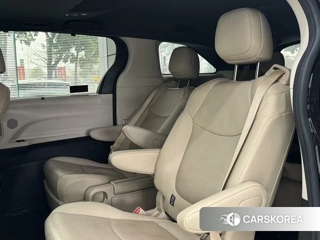 Toyota Saina 2022 Черный из Китая, фото 5