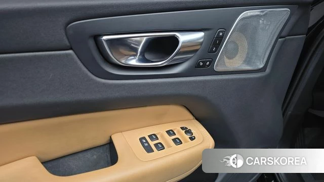 Volvo XC60 second Generation 2020 Черный из Кореи, фото 5