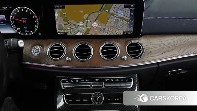 Mercedes-Benz E-Class W213 2019 Белый из Кореи, фото 5