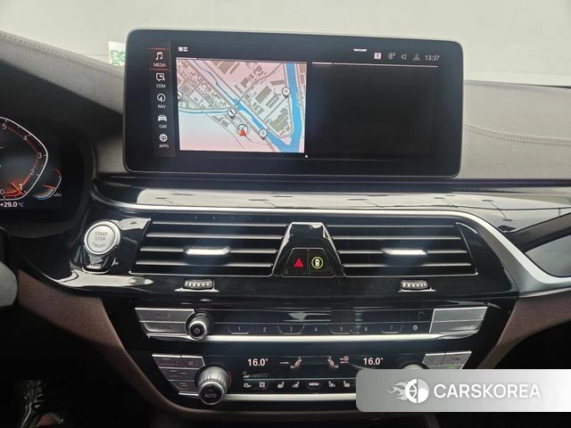 BMW 5 Series (G30) 2021 Черный из Кореи, фото 5