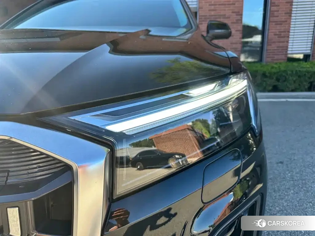 Audi Q7 2026 Черный из Китая, фото 5