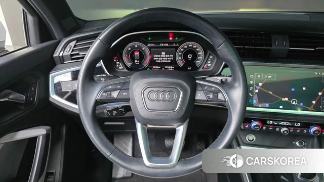 Audi Q3 (F3) 2023 Белый из Кореи, фото 5