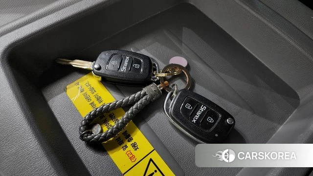 Hyundai The New Grand Starex 2021 Желтый из Кореи, фото 5