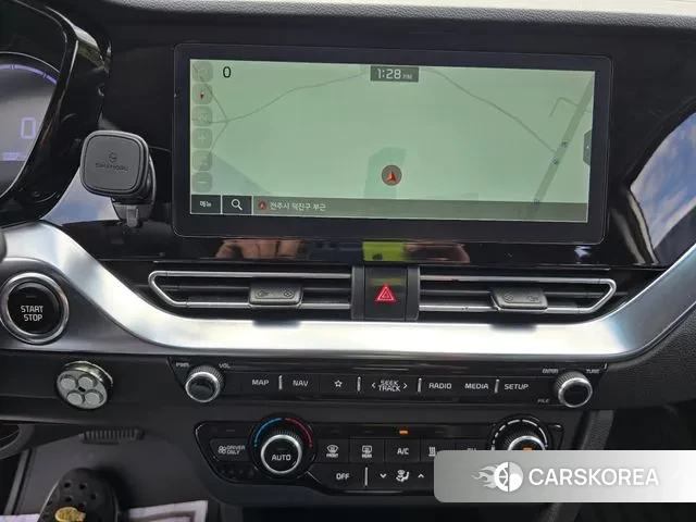 Kia Niro Plus 2022 Белый из Кореи, фото 5