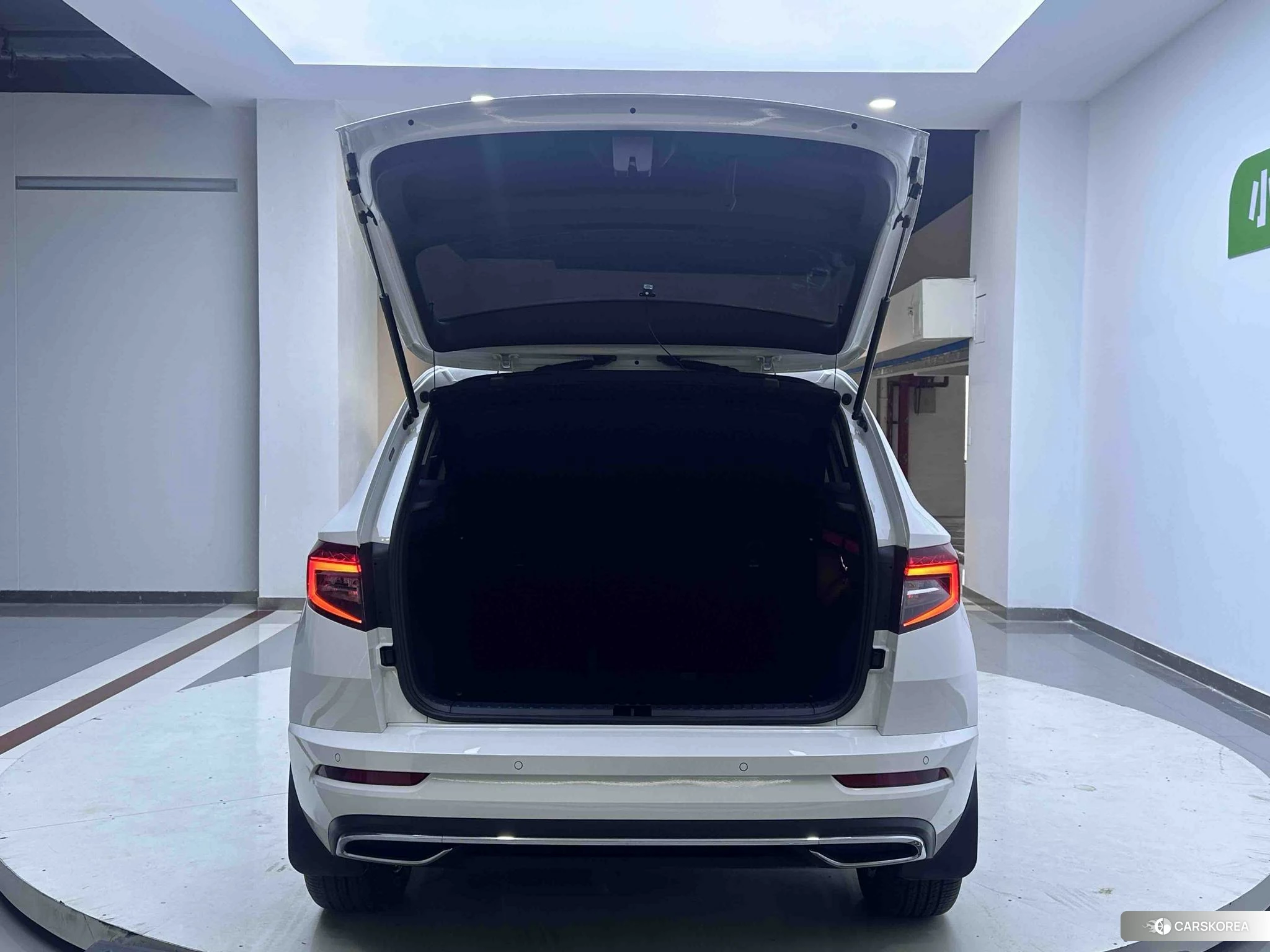 Skoda Krok 2022 Белый из Китая, фото 5